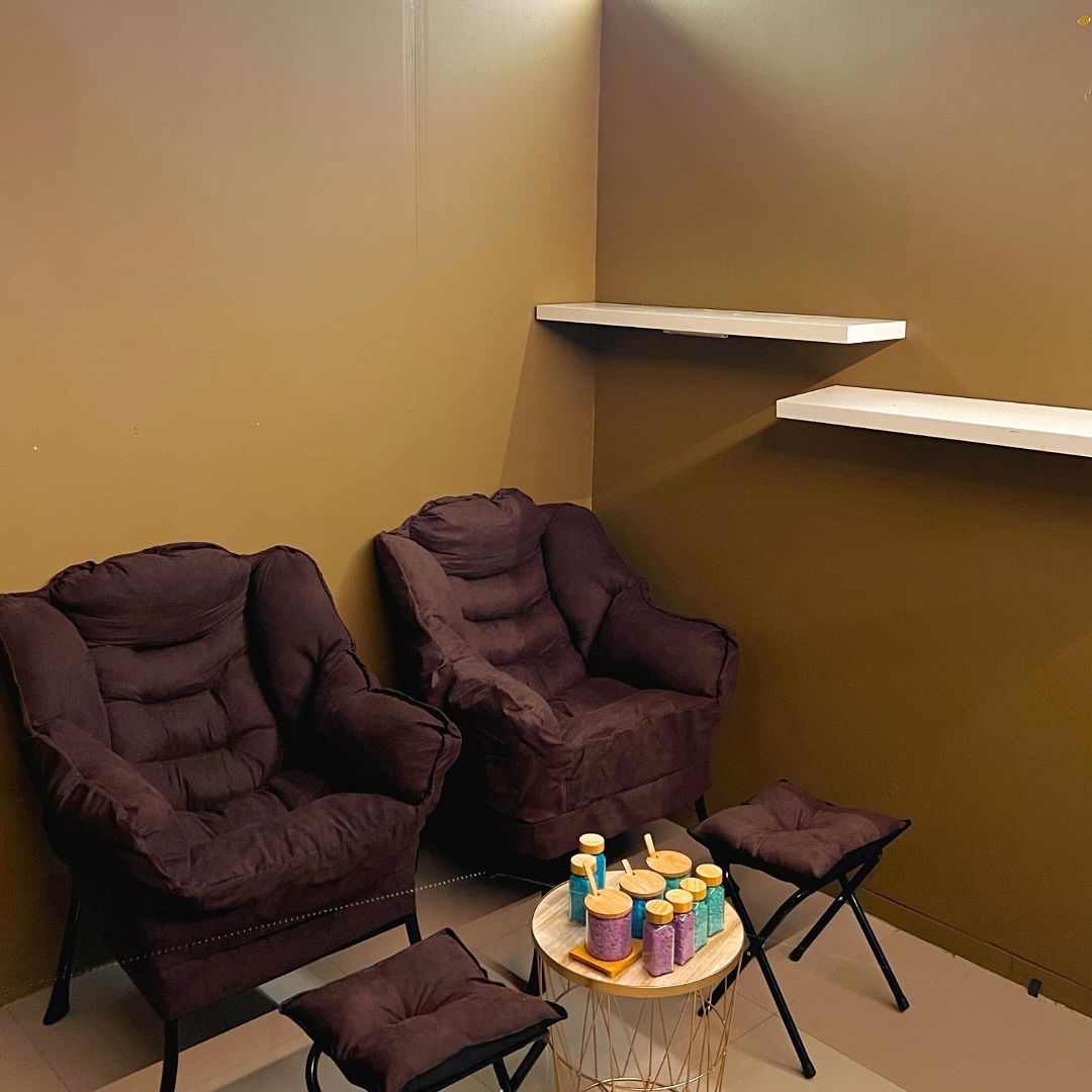 Nail Bar